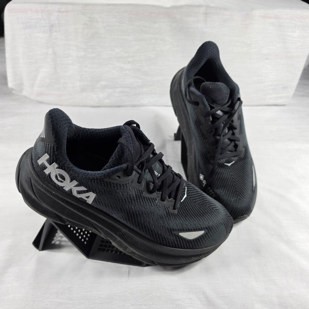 Hoka One One Clifton 9 GTX Womens Size 8B Black White